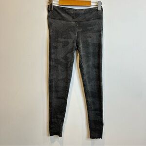 Aritzia TNA Camouflage Leggings Grey